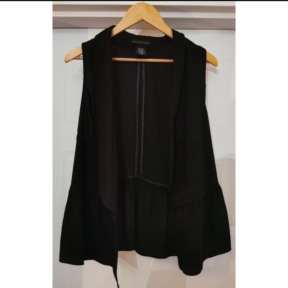 Elegant sleeveless vest